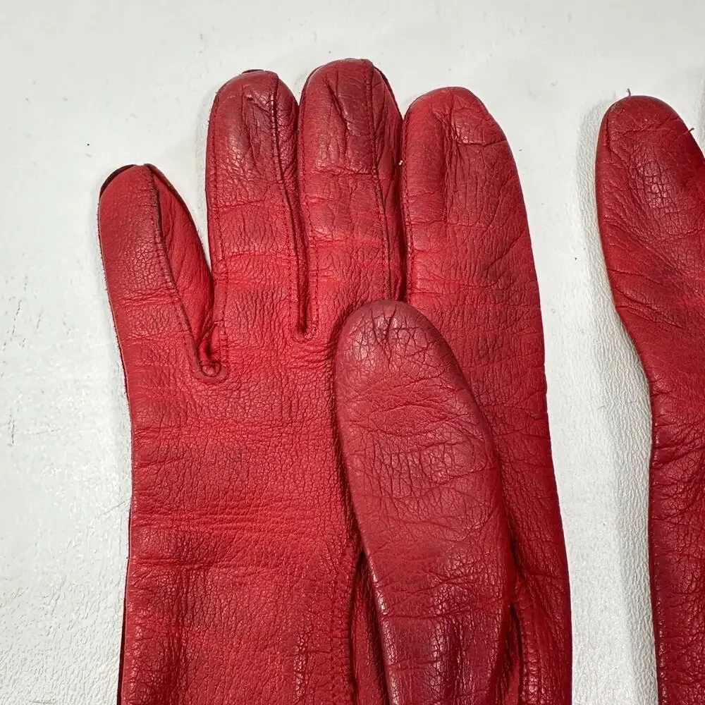 Liz Claiborne Leather Gloves Women 6.5 Lined Logo Red Past Wrist